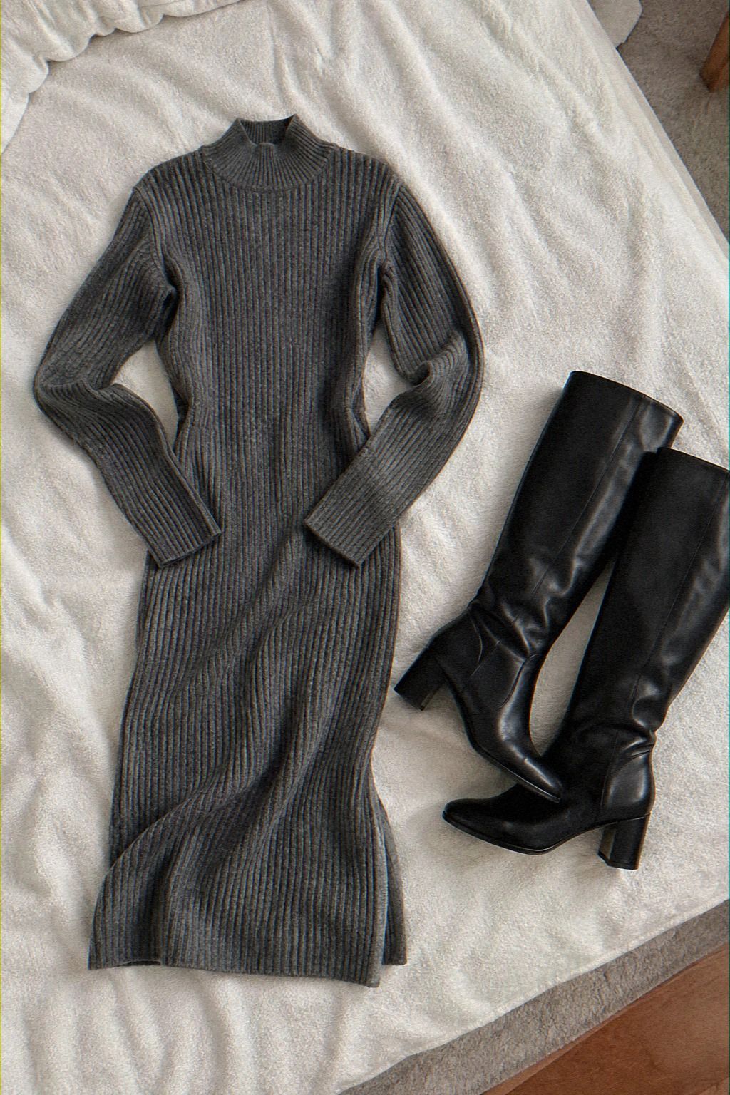Build a Monochrome Knit Column