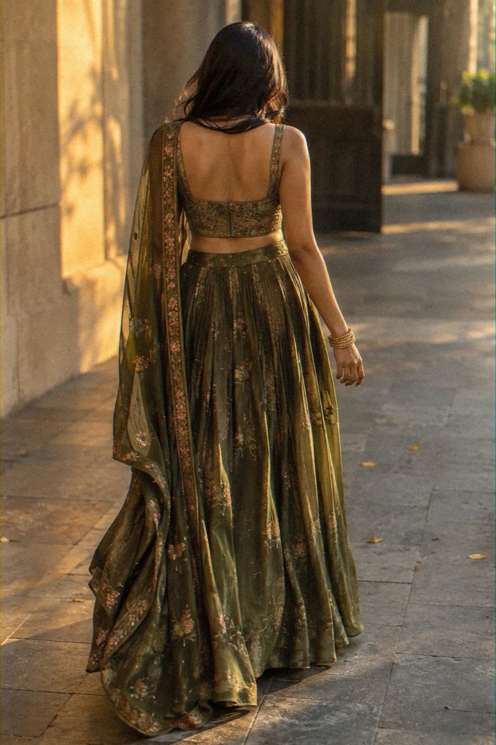 Would an Indo-Western Skirt Give You the Strongest Back View?
