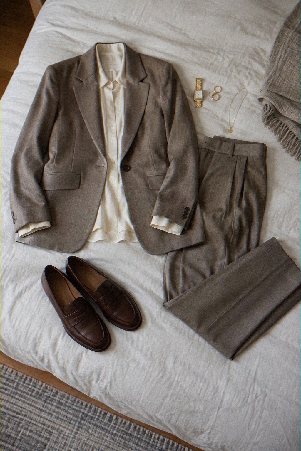 Massimo Dutti’s Tonal Suiting Lesson