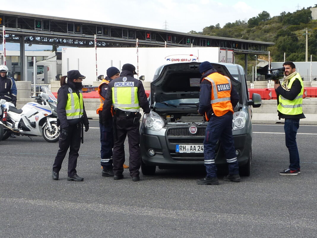 PHOTO_CONTROLE_DOUANE
