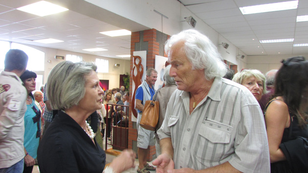 Pour a XXème édition du Salon international d'Art de Valmy (commune d'Argelès-sur-Mer), vingt artistes auront l'Honneur d'être les invités prestigieux de cette manifestation mondialement (re)connue. Il s'agit des 20 artistes qui ont justement été à l'honneur depuis la création de ce Salon, organisé par l'Association Artistique d'Argelès-sur-Mer, en partenariat avec la Ville. Rappelons que la date limite pour participer à ce rendez-vous et y poser sa candidature afin d'exposer ses oeuvres, a été fixée au 30 avril prochain. Peuvent y participer tous les artistes-peintres et sculpteurs professionnels, semi-professionnels et amateurs non débutants.