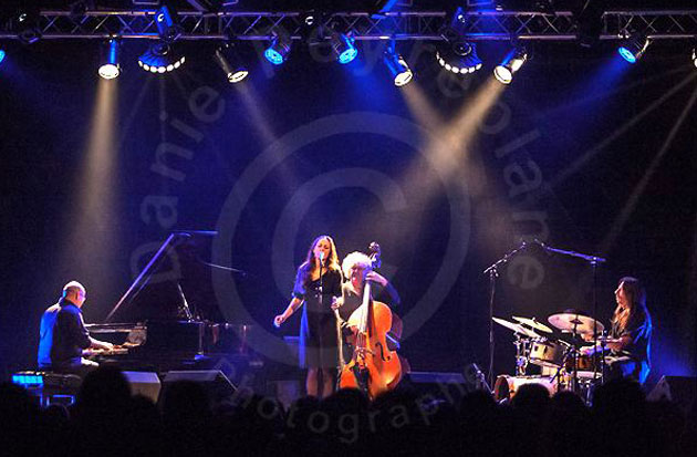 « Bleu Môme… Entre Piaf et Barbara » -Muriel Falzon Quartet - vendredi 27 à 21 h au Palais des Fêtes de Rivesaltes
