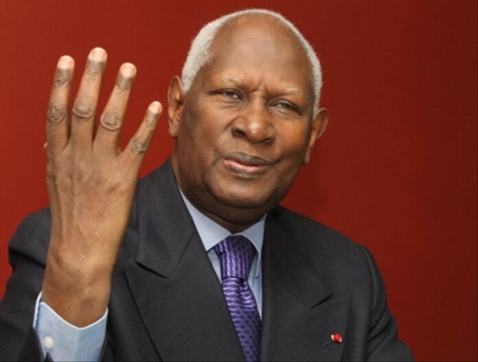 le-president-abdou-diouf-et-charles-aznavour-mercredi-10-juin-2015-a-perpignan