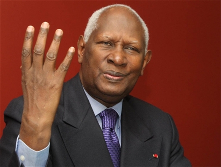 le-president-abdou-diouf-et-charles-aznavour-mercredi-10-juin-2015-a-perpignan