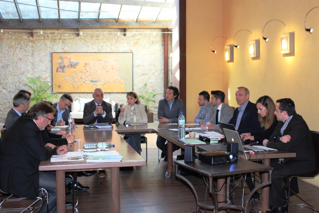 Rivesaltes : Présentation du modèle Odyssea et du partenariat avec Nissan Europe à la Préfète