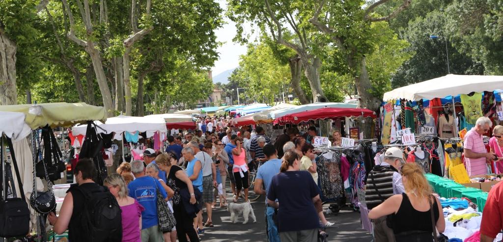 argeles-sur-mer-le-marche-des-platanes-a-debute