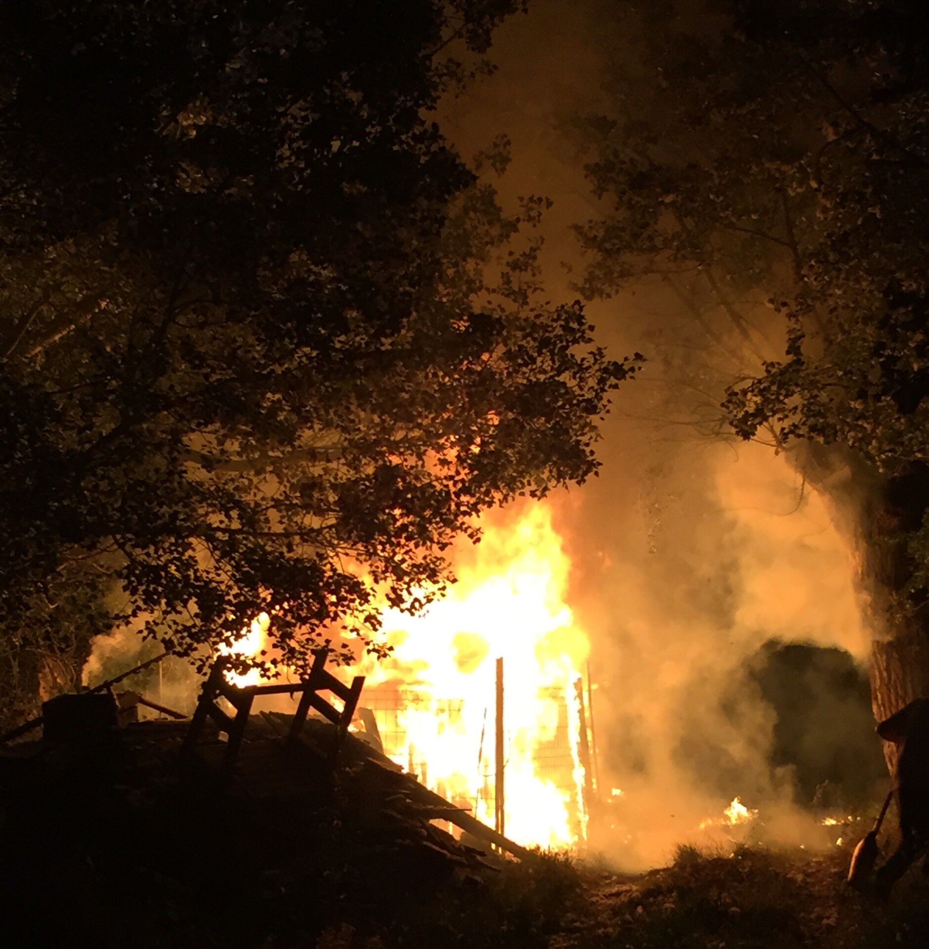 Feu de broussailles à Estavar