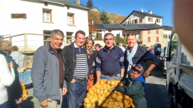 jacques-cresta-et-ses-colistiers-presents-a-matemale-pour-la-fete-de-la-pomme-de-terre