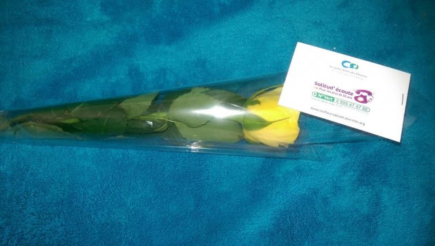 Parce qu’une fleur est un symbole universel d’attention, d’amour et de fraternité