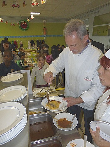 2eme-menu-gastronomique-des-toques-blanches-du-roussillon-dans-les-restaurants-scolaires-du-s-i-s-t-perpignan-mediterranee-2