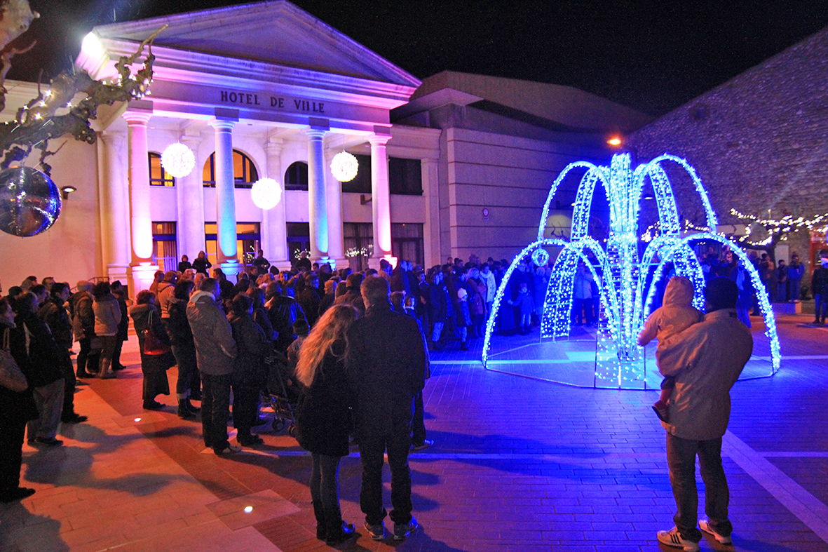 Vendredi 27 novembre 2015, sons et lumière pour la cérémonie d’illumination de la ville du Soler aux couleurs de Noël