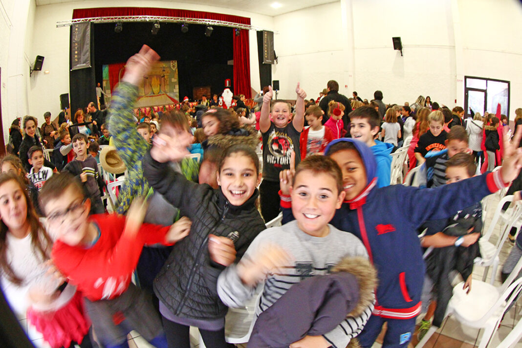 700-enfants-des-ecoles-du-soler-reunis-pour-le-spectacle-de-noel-2 700-enfants-des-ecoles-du-soler-reunis-pour-le-spectacle-de-noel