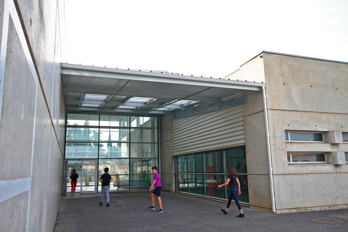 La pose d’un préau au gymnase Jo Maso du Soler crée un nouvel espace de loisirs