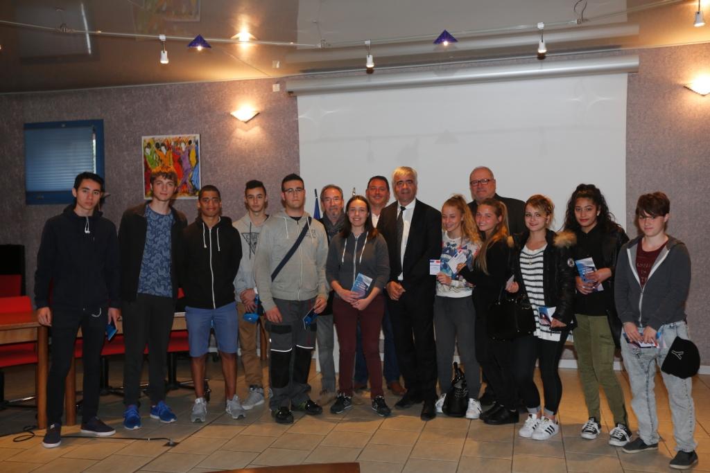 argeles-mer-jeunes-argelesiens-possedent-carte-delecteur