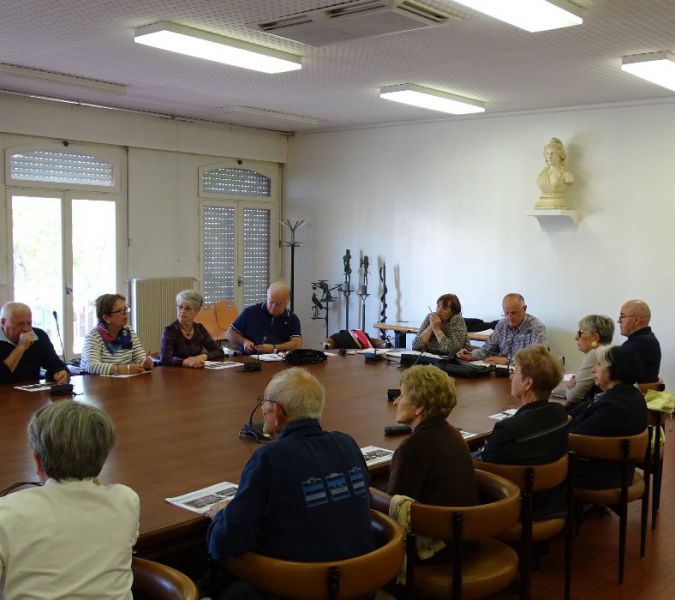 Le maire d'Elne, Yves Barniol, entouré des membres du Conseil des Sages