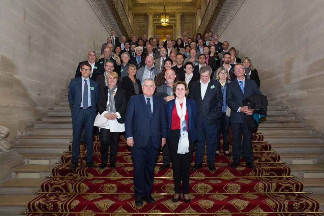 Maires-a-paris Paris En marge du congrès des maires, les élus des P-O reçus au Sénat