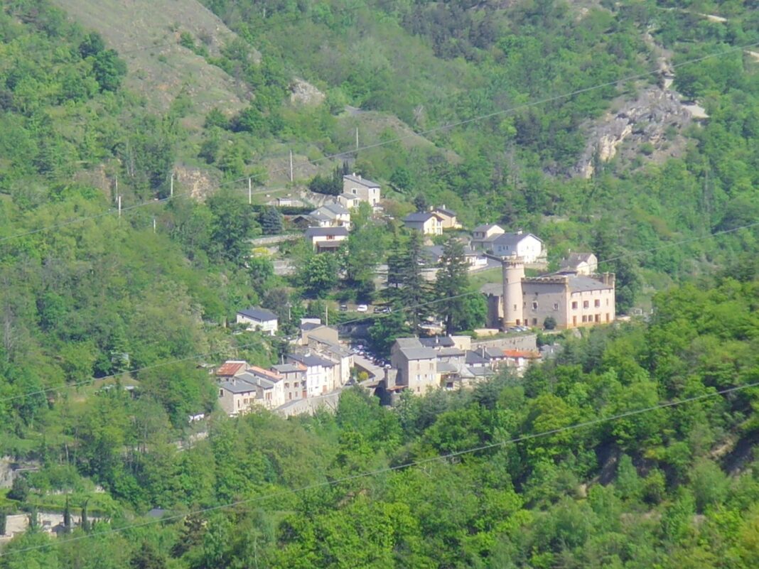 L'art en fête, sous toutes ses formes, s'est invité dans le petit village de Nyer L'art en fête, sous toutes ses formes, s'est invité dans le petit village de Nyer