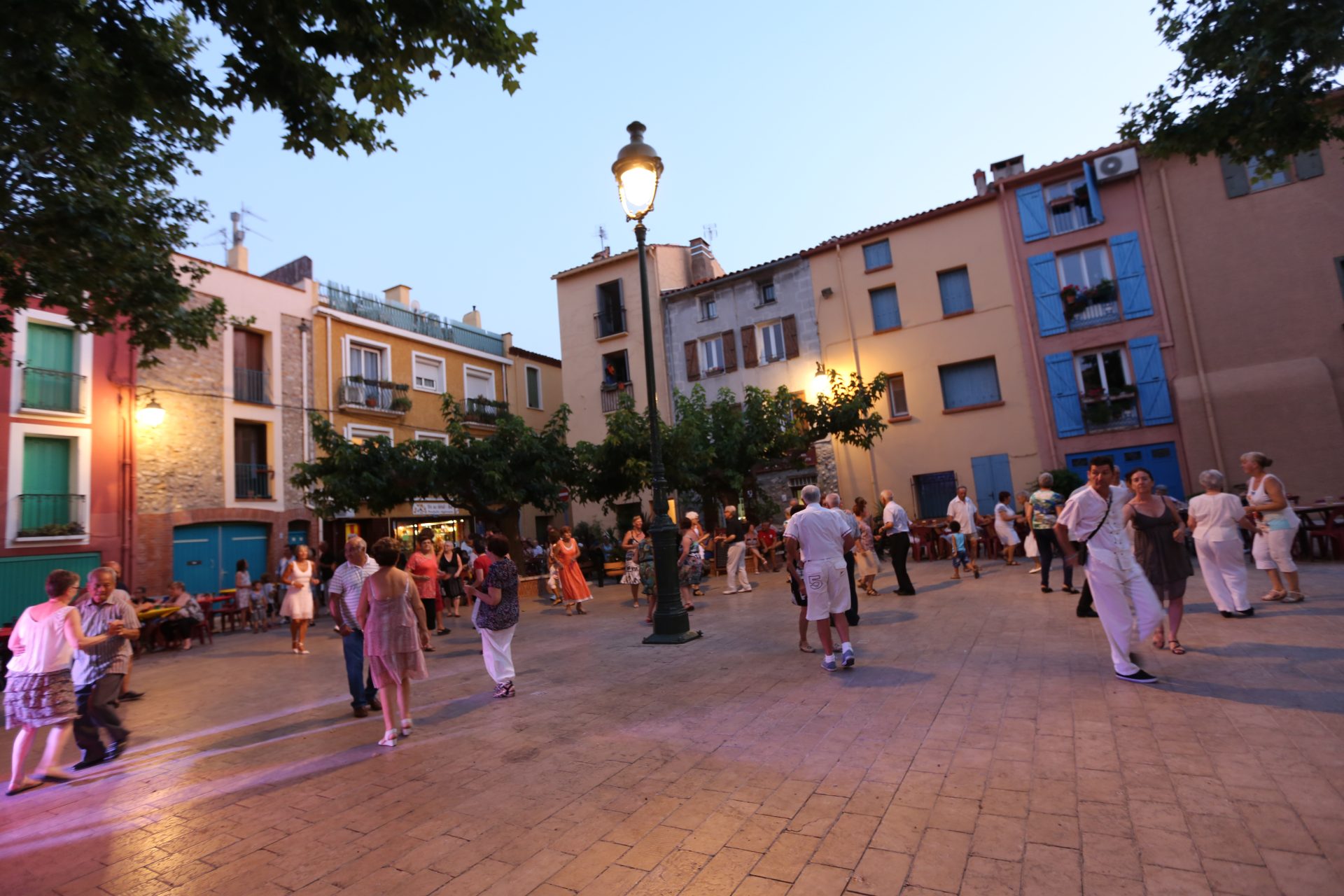 bal musette place de la république-argeles-mer-animations