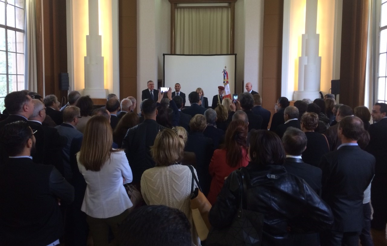 aziz-sebhaoui-recoit-lordre-national-merite-contribution-a-vie-de-quartier