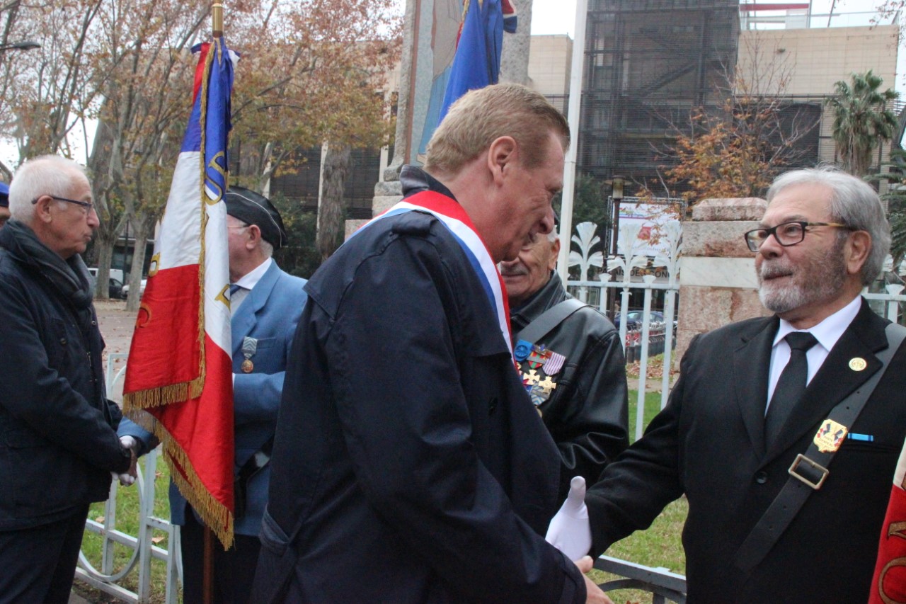 hommage-aux-morts-france-5-decembre