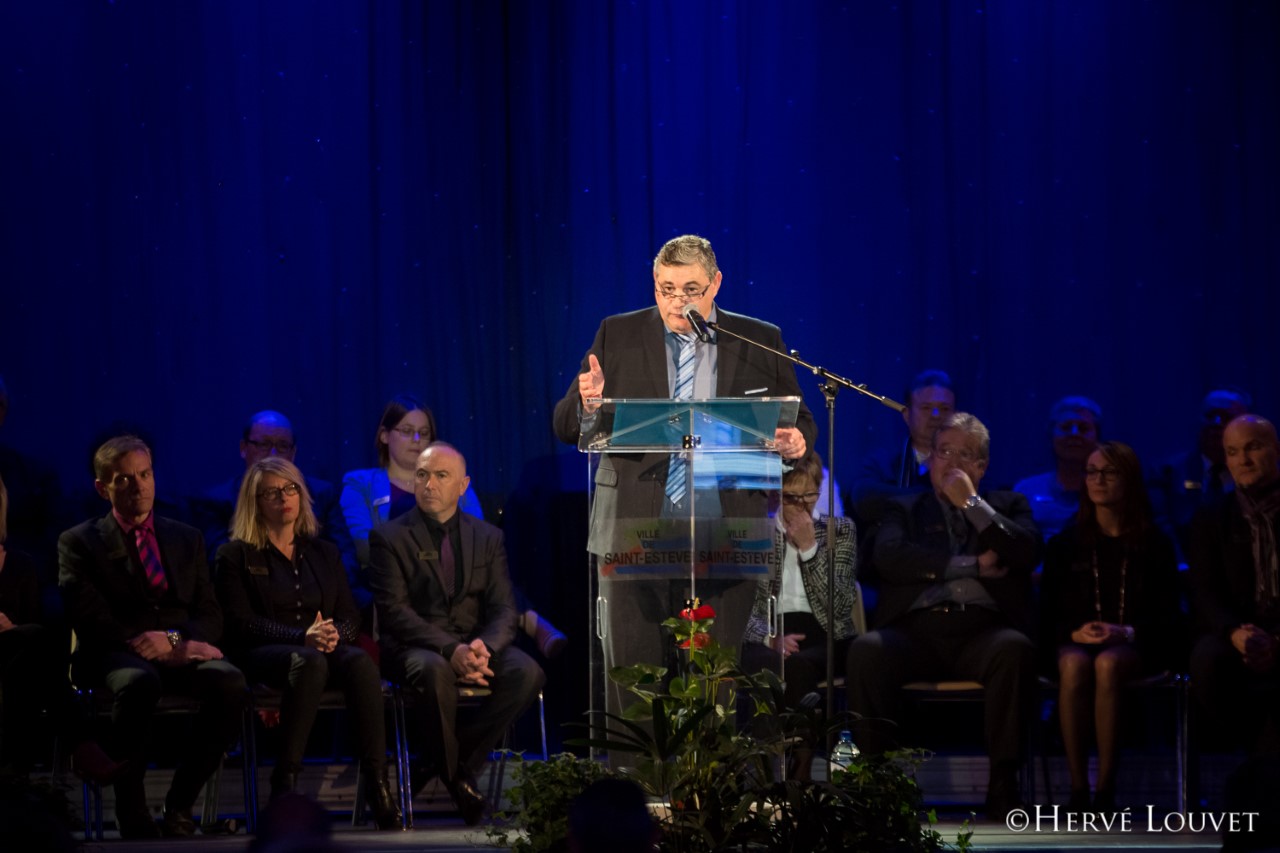 ceremonie-voeux-maire-de-saint-esteve-14-janvier-a-lespace-saint-mamet