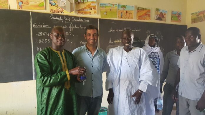 rehabilitation-dune-salle-de-classe-senegal-oxyjeune-redonne-sourire-aux-enfants