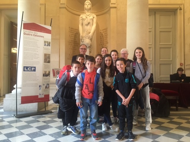 fernand-sire-a-invite-a-lassemblee-nationale-le-conseil-municipal-des-enfants-de-st-feliu-davall
