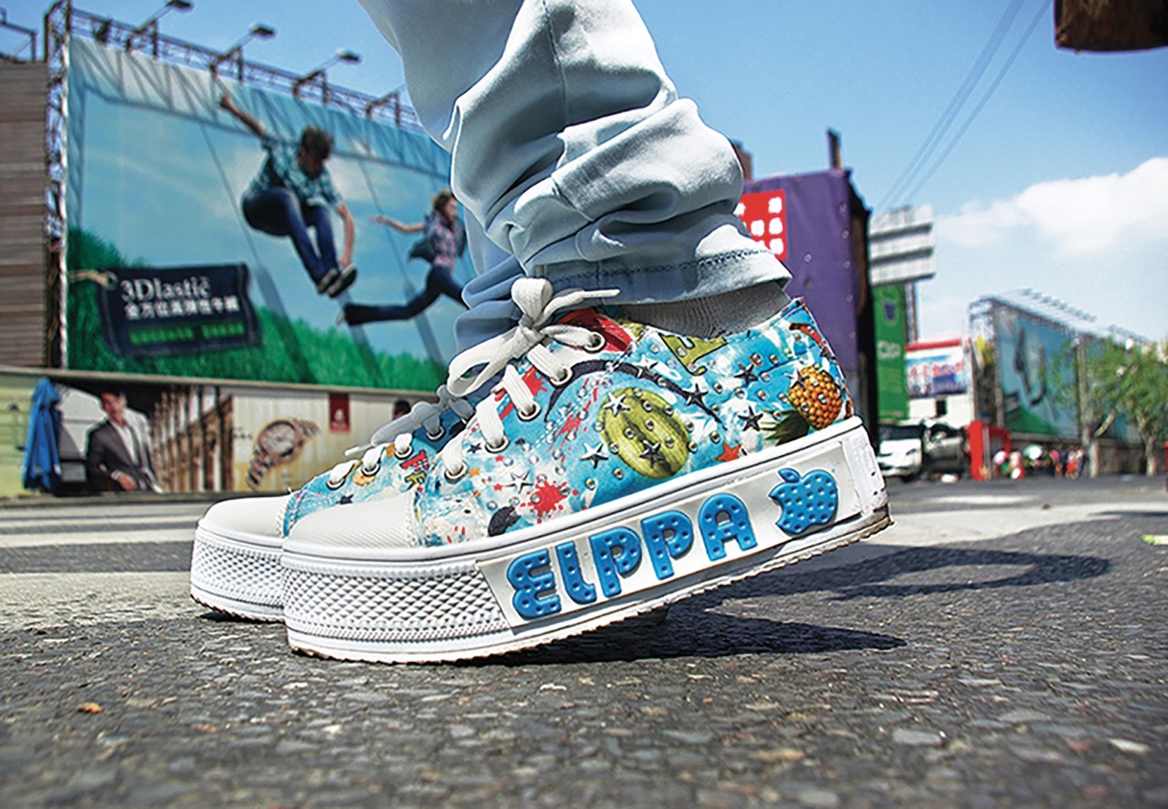 la-boite-a-chaussures-une-exposition-photographique-de-lartiste-rizak