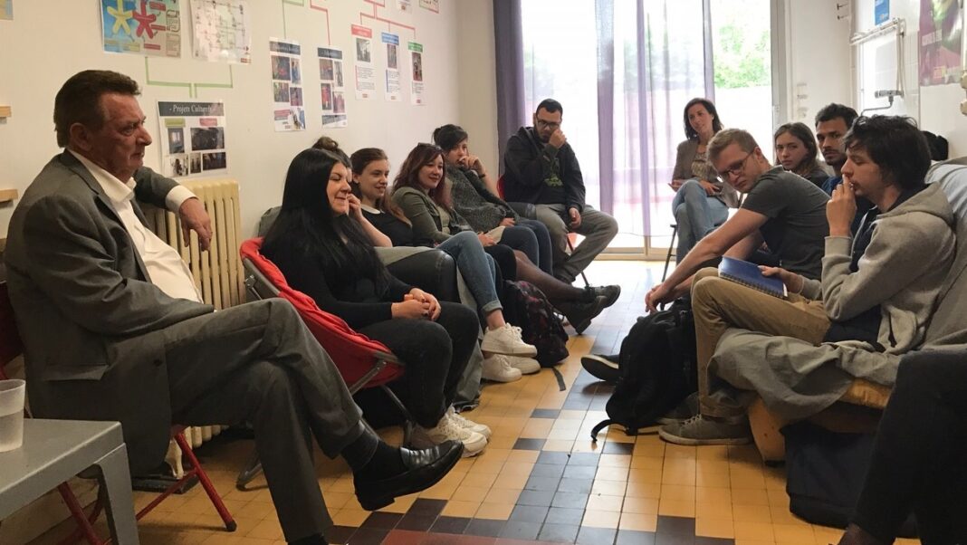 lafev-une-association-qui-soutient-les-collegiens-en-difficulte lafev-une-association-qui-soutient-les-collegiens-en-difficulte