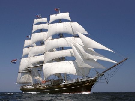 le clipper Stad Amsterdam sera dans le port du 2 au 7 juin