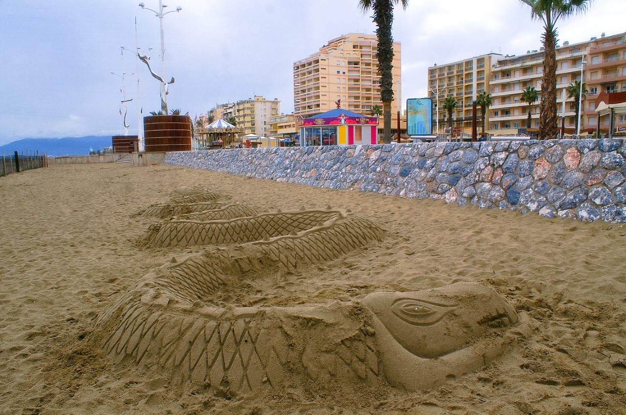 vie-locale-a-canet-en-roussillon-creations-ephemeres-jeunes-entrepreneurs-et-environnement