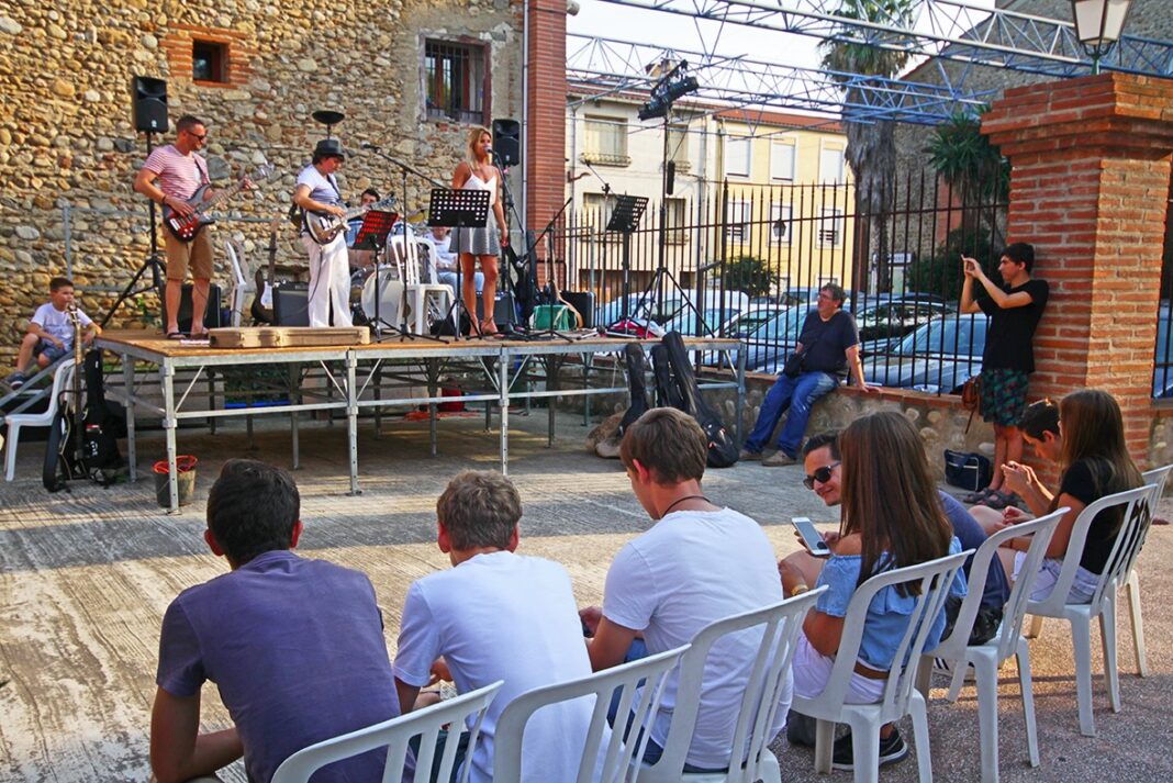 la-fete-de-la-musique-fait-swinguer-le-centre-ville-du-soler3 la-fete-de-la-musique-fait-swinguer-le-centre-ville-du-soler