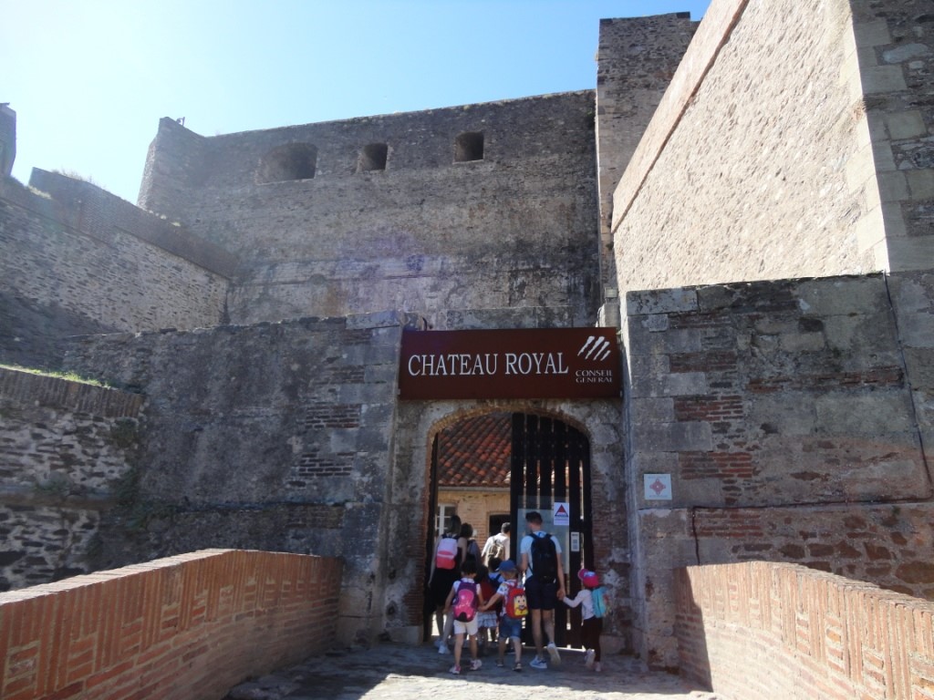 port-vendres-lecole-maternelle-pares-en-visite-a-collioure-le-8-juin