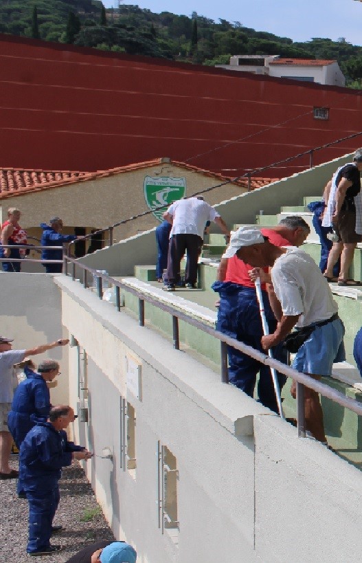 premiere-journee-citoyenne-reussie-et-tribune-du-stade-embellie