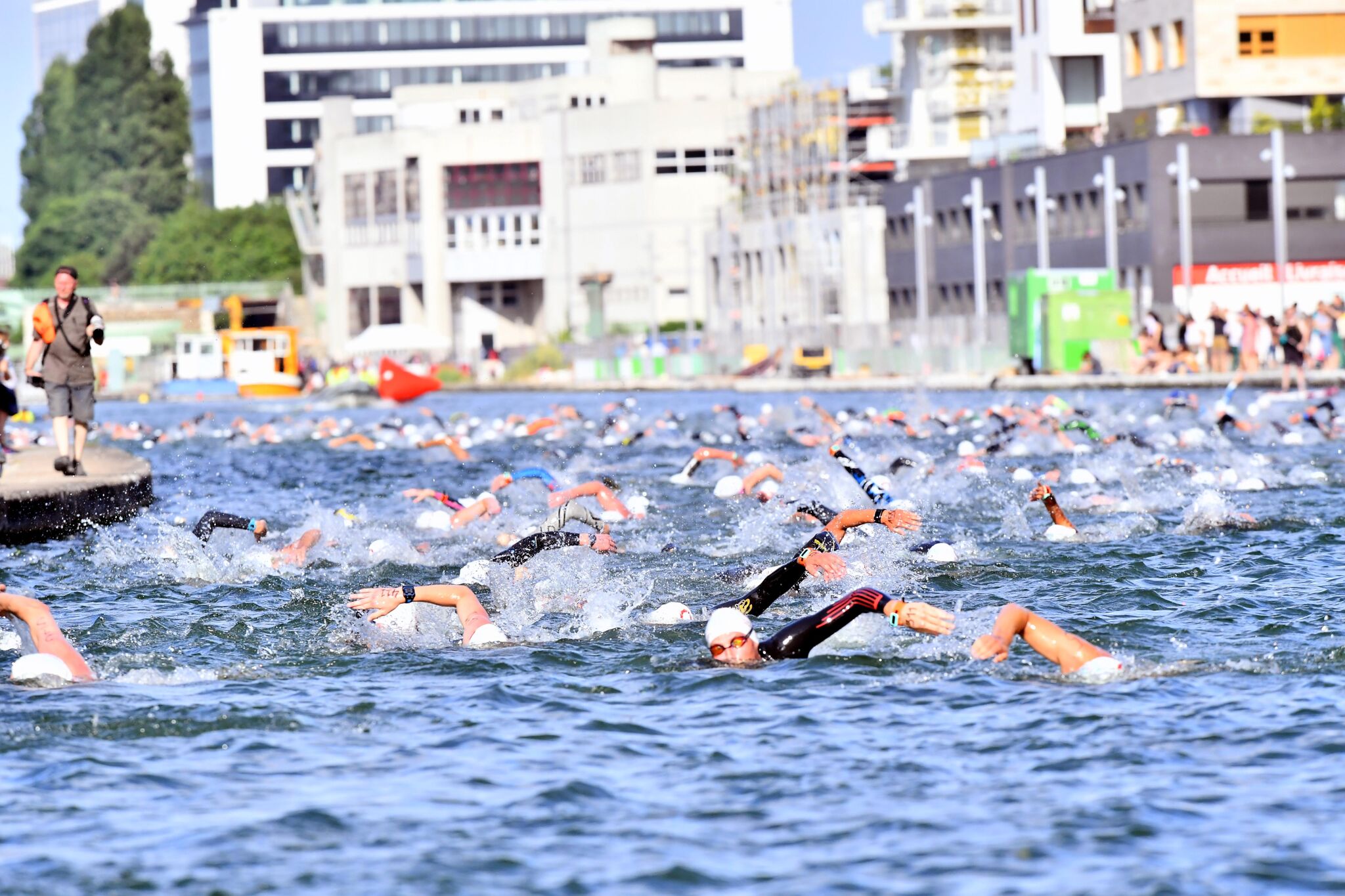 canet-en-roussillon-accueille-pour-la-premiere-fois-lopen-swim-stars-harmonie-mutuelle