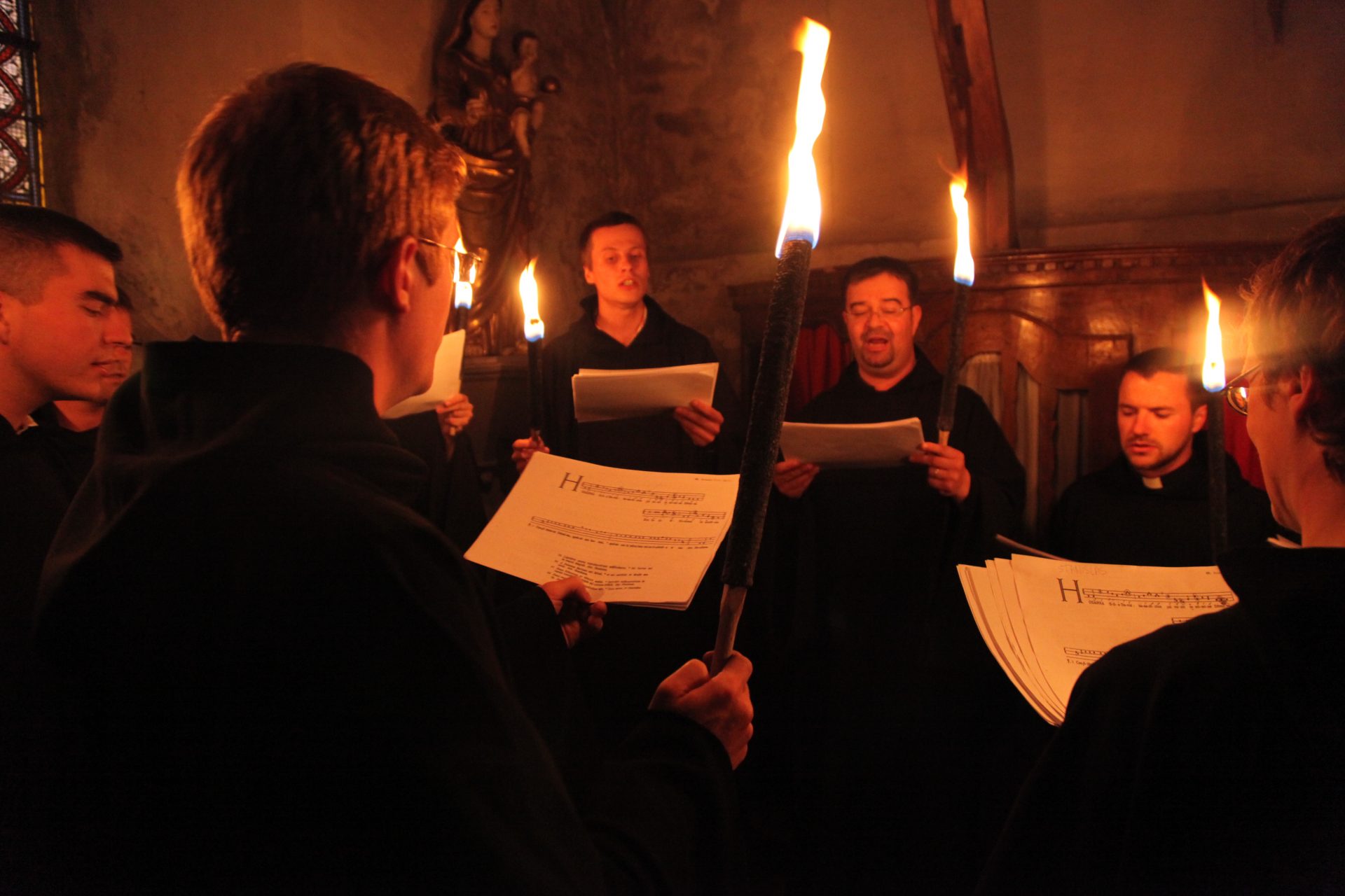 concert-de-chant-gregorien-a-lermitage-de-font-romeu-le-17-juillet