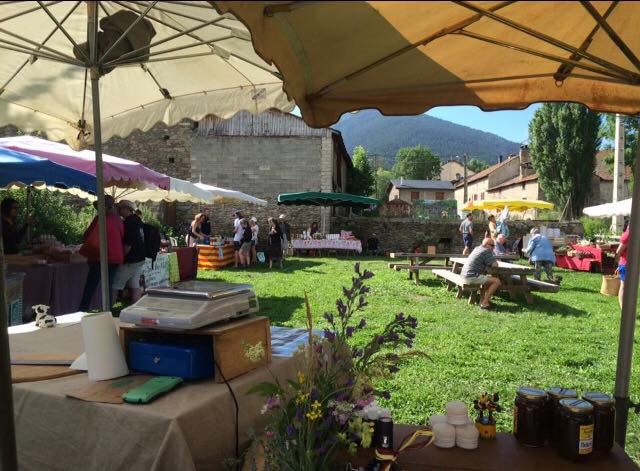 marche-de-producteurs-randonnee-accompagnee-et-atelier-frere-des-ours-le-11-juillet-a-eyne