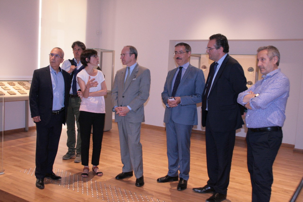 visite-du-musee-rigaud-en-presence-du-prefet-de-region
