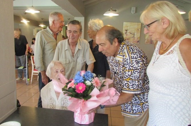 la-doyenne-du-soler-marie-henriette-turlais-a-fete-ses-106-ans