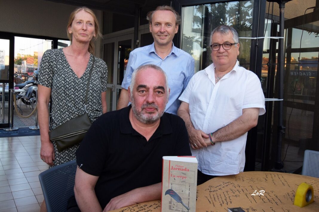 auteurs-a-la-plage-philippe-jaenada-en-lice-pour-les-prix-goncourt-et-renaudot auteurs-a-la-plage-philippe-jaenada-en-lice-pour-les-prix-goncourt-et-renaudot