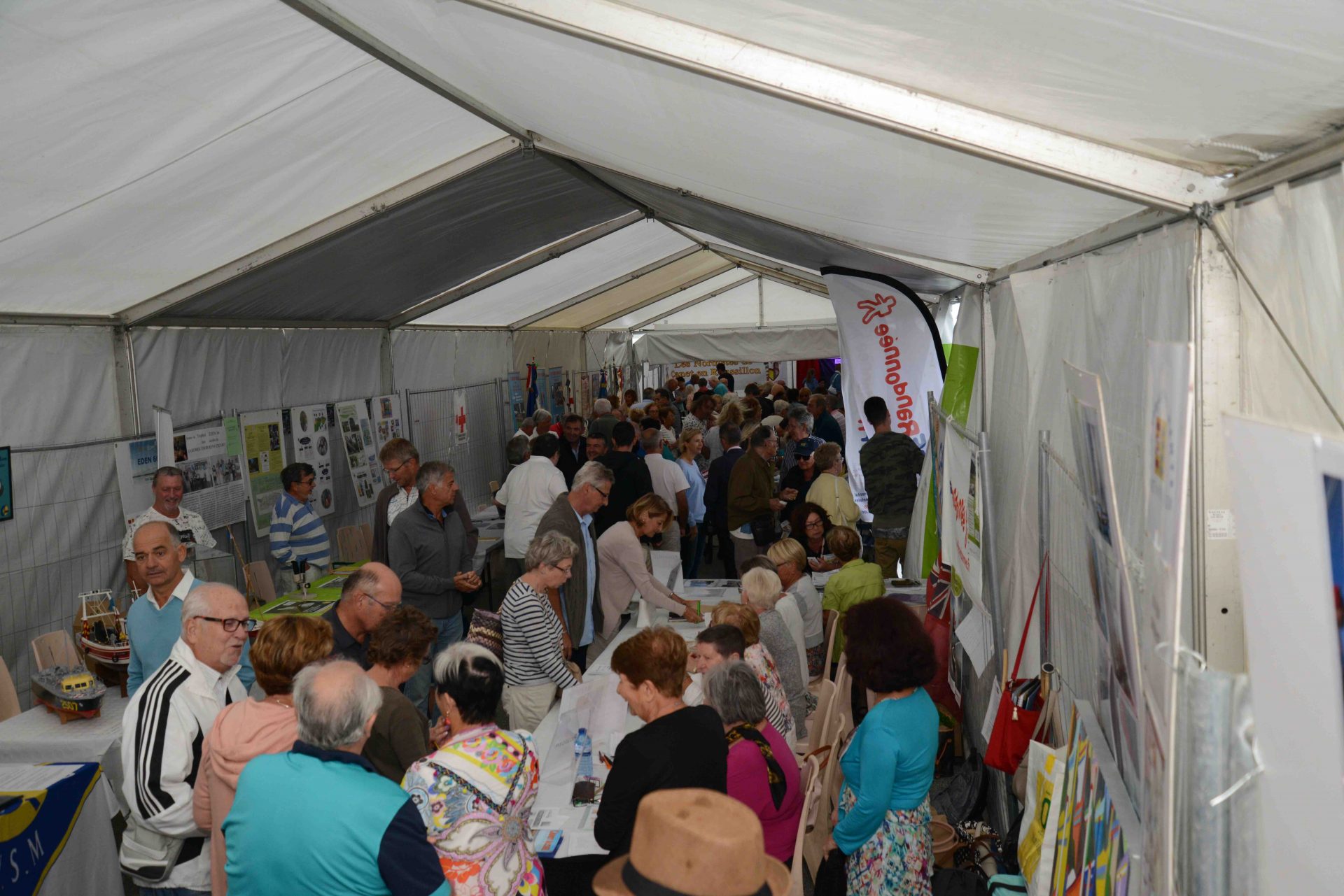 un-forum-des-associations-haut-en-couleurs-a-canet-en-roussillon