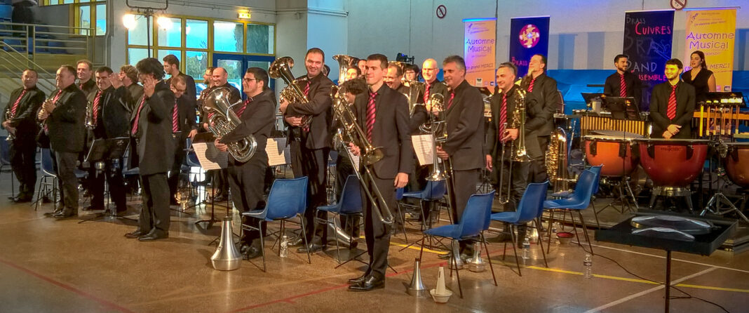 WP_20171007_19_09_04_Pro Brass Band salue
