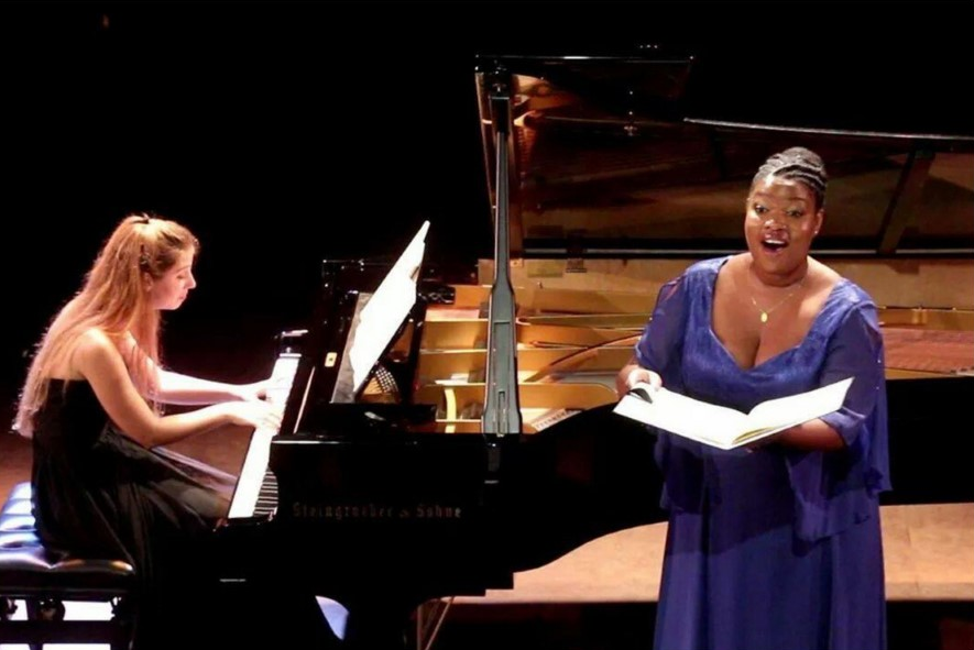 celia-oneto-bensaid-et-marie-laure-garnier-en-concert-au-mas-riquer
