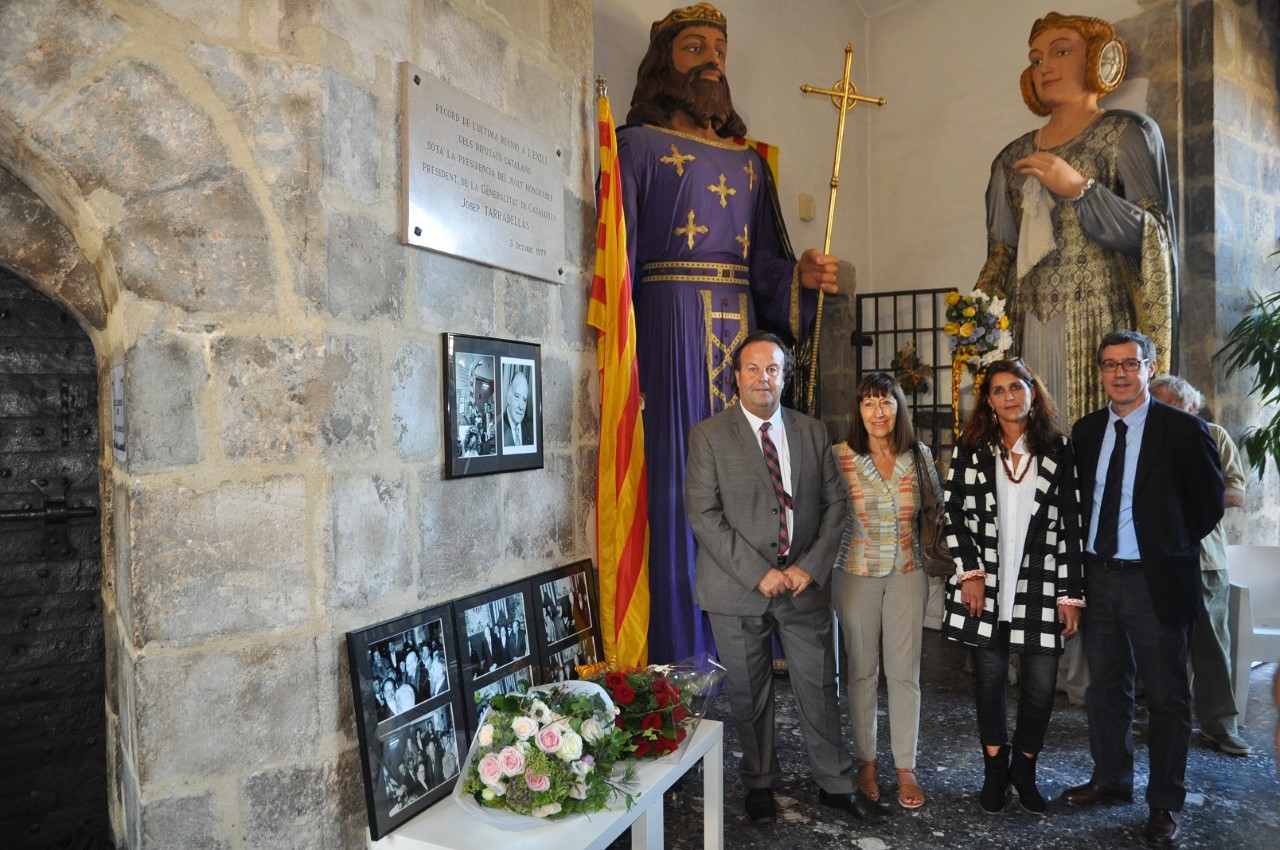 la-casa-de-la-generalitat-a-rendu-hommage-au-president-tarradellas