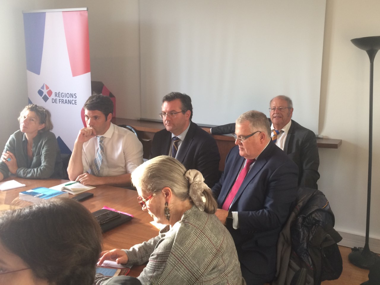 romain-grau-aux-cotes-des-autres-parlementaires-des-pyrenees-orientales-pour-defendre-le-territoire
