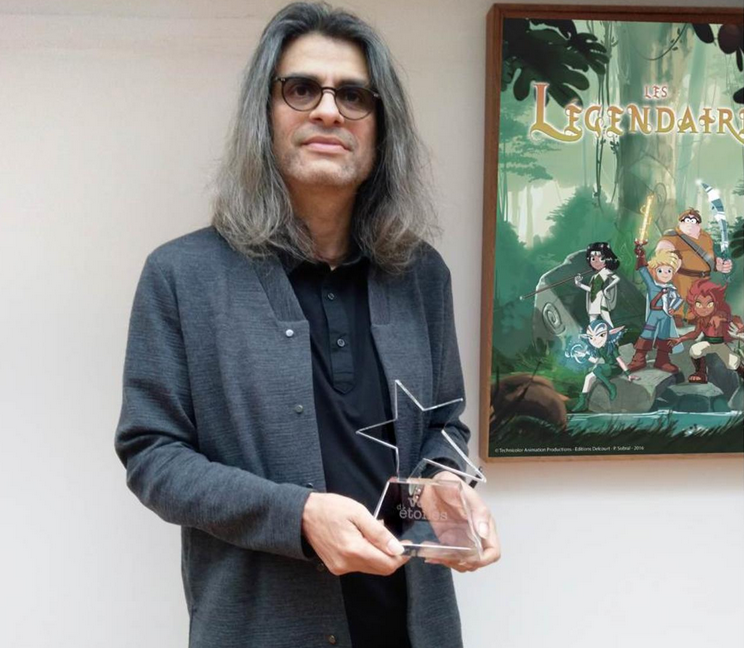 Voix d’Étoiles 2017: remise en mains propres du prix de la meilleure série animée au réalisateur de la série à succès Les Légendaires !