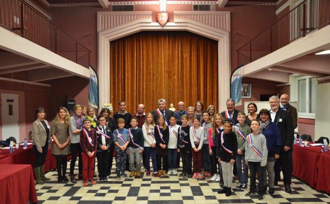 saint-esteve-installation-du-conseil-municipal-des-jeunes
