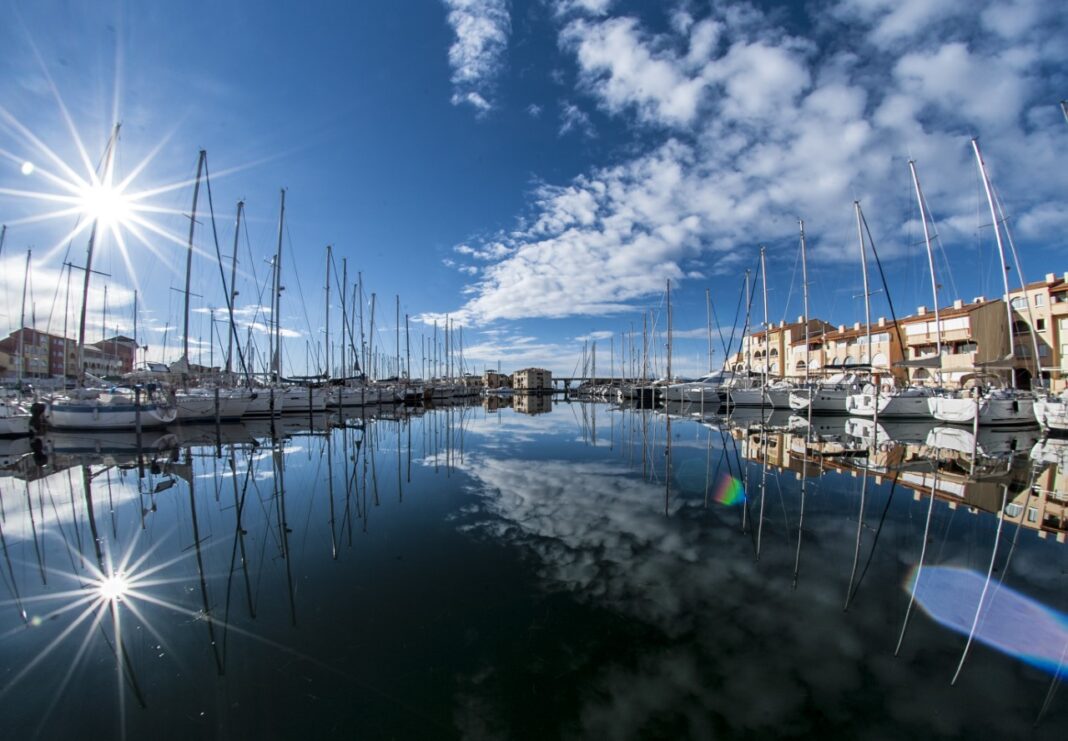 journees-environnement-a-leucate-installation-des-biohut-au-port