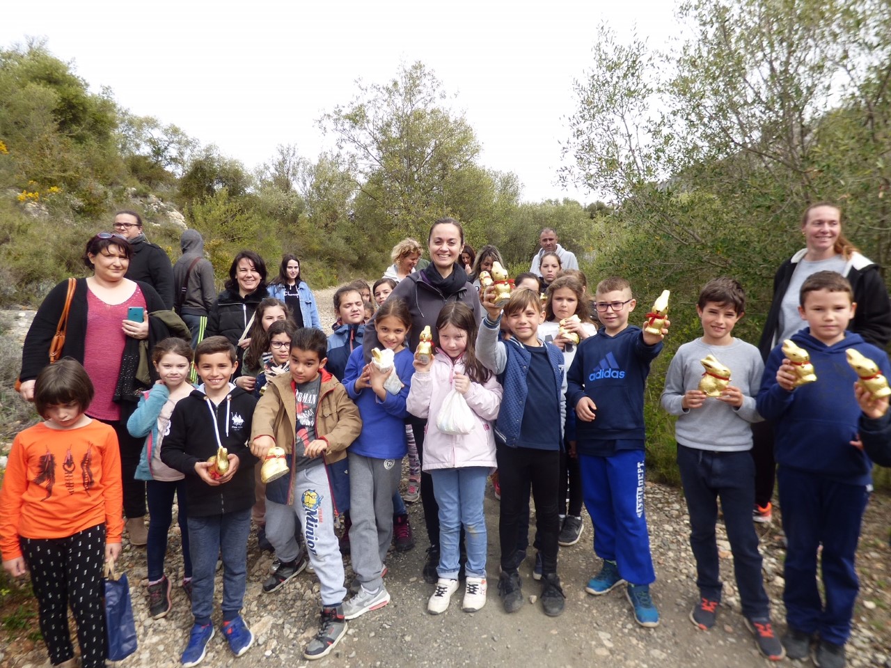 baixas-les-enfants-rois-pour-la-traditionnelle-chasse-aux-oeufs-de-paques