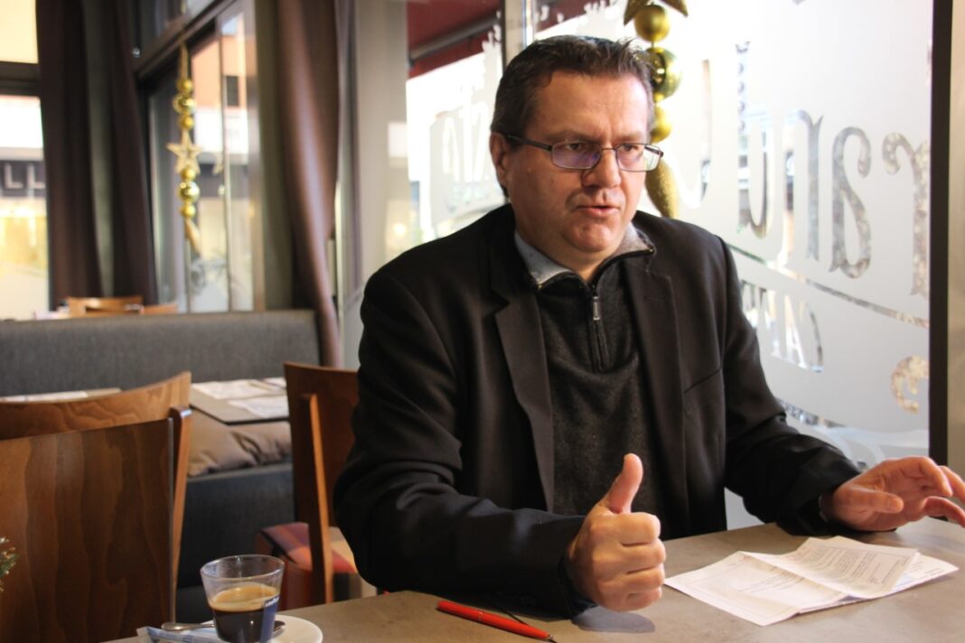 france-insoumise-romain-grau-ladepte-du-et-en-meme-temps france-insoumise-romain-grau-ladepte-du-et-en-meme-temps